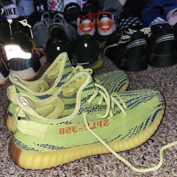 Adidas Yeezy sneakers - Picture 2 of 5